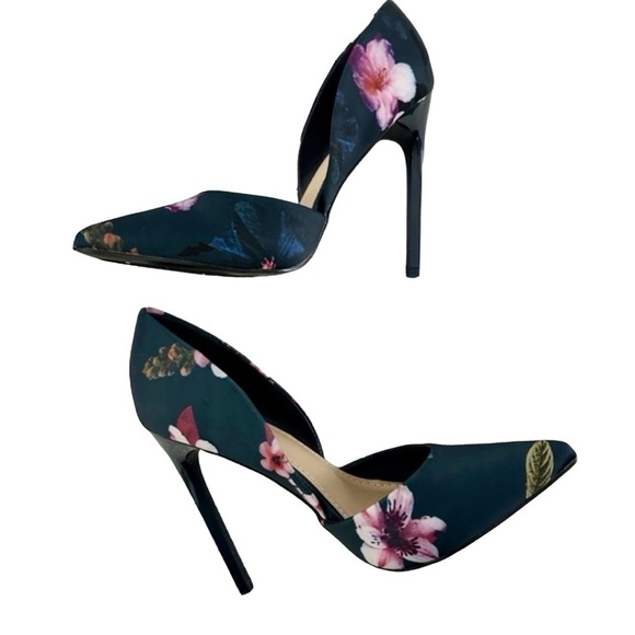 JUSTFAB pre-owned blue heels with floral design - Picture 2 of 2